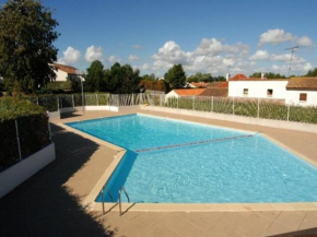 Maison 29m² avec piscine, cour et parking à Notre-Dame-de-Monts près des plages - 4 personnes - FR-1-540-209